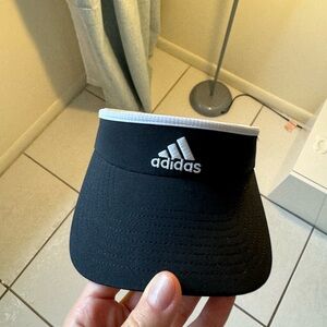 Cap Adidas.